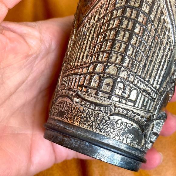 Very vintage souvenir of Atlanta heavy pencil cup with landmarks. Old patina - Picture 2 of 10